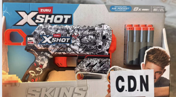 Cártel del Noreste reparte juguetes bélicos a niños en Nuevo León; detienen a presuntos integrantes